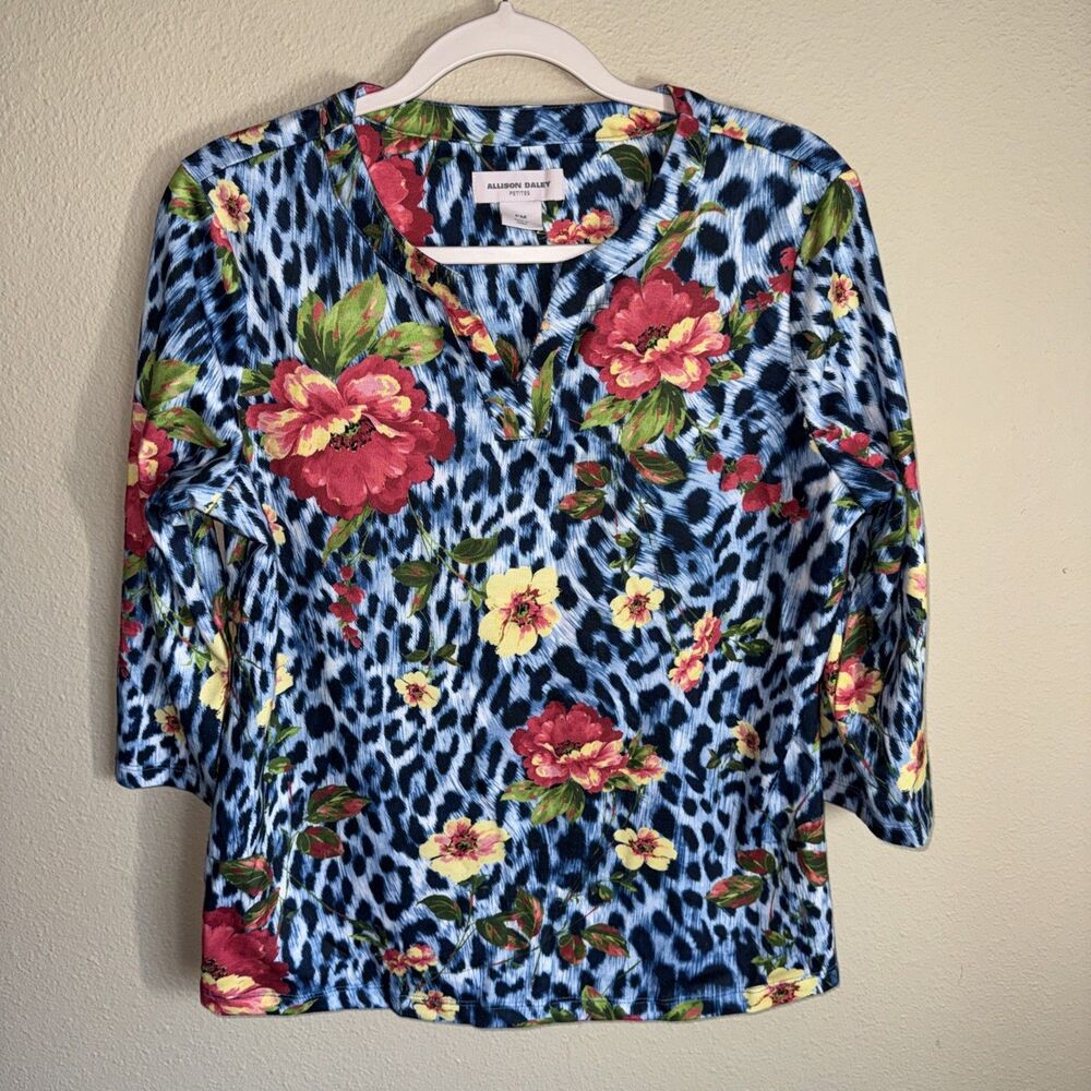 Allison Daley Women’s V-Neck Top Blue Floral
